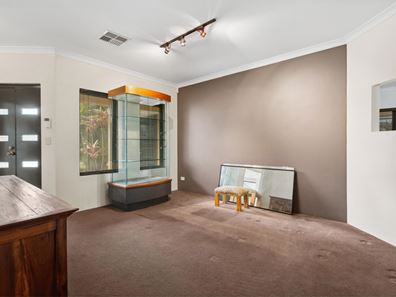 69 Bridgeman Drive, Bennett Springs WA 6063