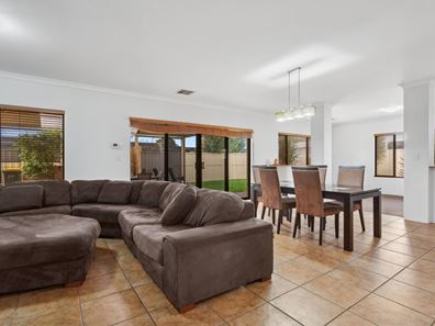 69 Bridgeman Drive, Bennett Springs WA 6063