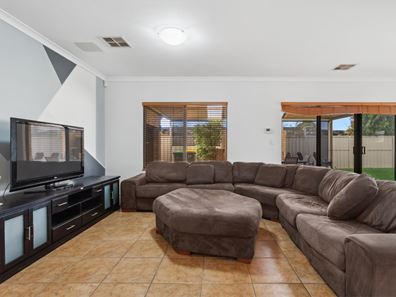 69 Bridgeman Drive, Bennett Springs WA 6063
