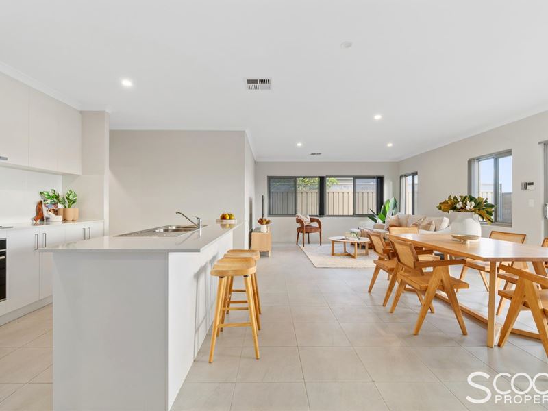 4/2 Pinnacle Road, Coogee WA 6166
