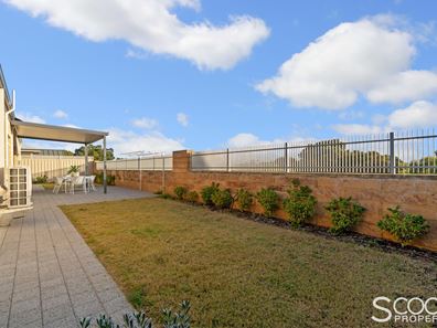 4/2 Pinnacle Road, Coogee WA 6166