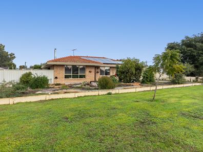 26 Amanda Drive, Camillo WA 6111