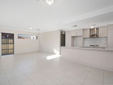 4 Donaldson Street, Queens Park WA 6107