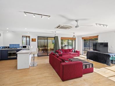 3 Ashbrook Green, Dunsborough WA 6281