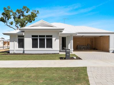 128 Lakewood Parkway, Coodanup WA 6210