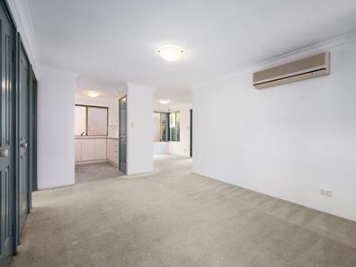 2/42 Gwenyfred Road, Kensington WA 6151