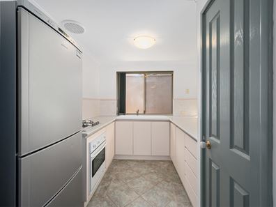 2/42 Gwenyfred Road, Kensington WA 6151