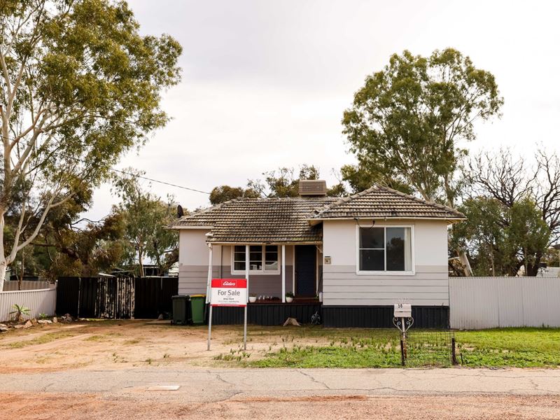 56 Caw  Street, Merredin WA 6415