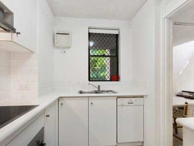 3/4 Crawley Avenue, Crawley WA 6009