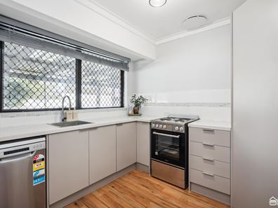 2 Heron Court, Camillo WA 6111