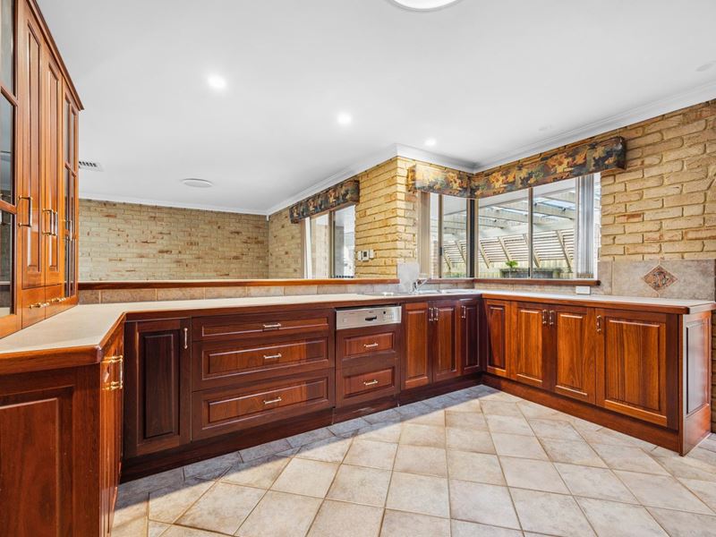 14 Gransmoor Way, Willetton WA 6155