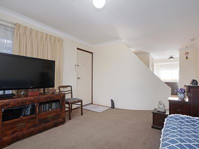 2/4 Harris Street, Palmyra WA 6157