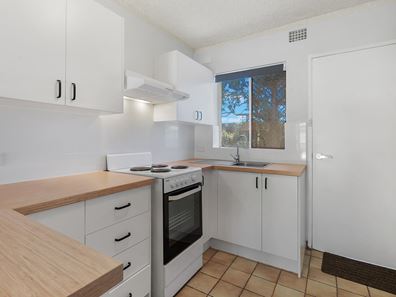 4/3 Burgundy Crescent, Spearwood WA 6163
