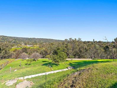24 Grade Road, Kelmscott WA 6111