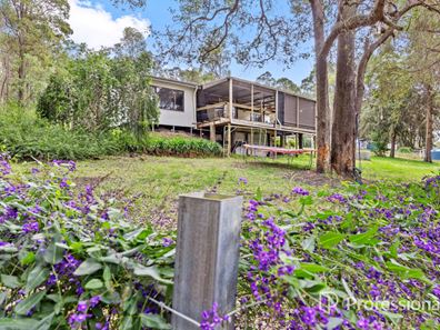106 Upper Capel Road, Upper Capel WA 6239