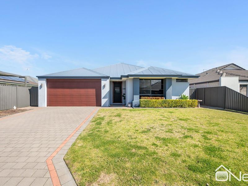 16 Larimar Parade, Byford