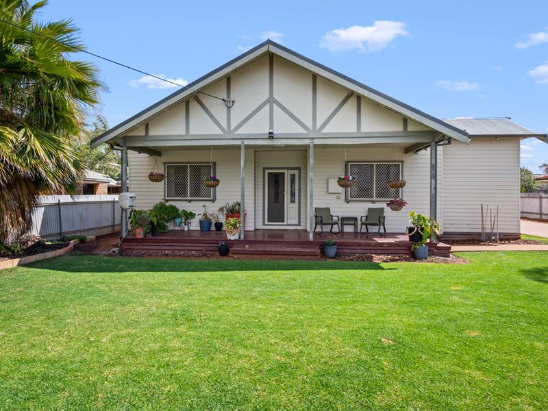 35 Burkett Drive, Hannans