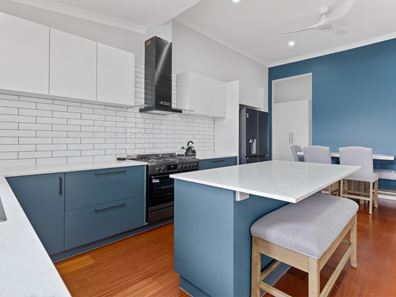 35 Burkett Drive, Hannans WA 6430