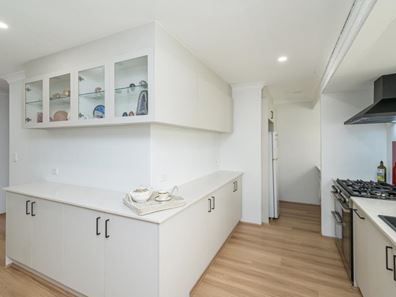 16 Berkshire Drive, Beldon WA 6027