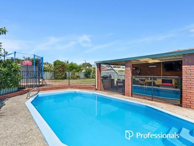 57 Juniper Way, Forrestfield WA 6058