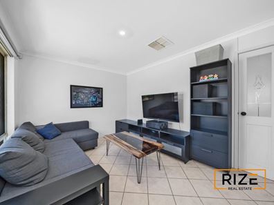 8 Canopy Court, Banksia Grove WA 6031