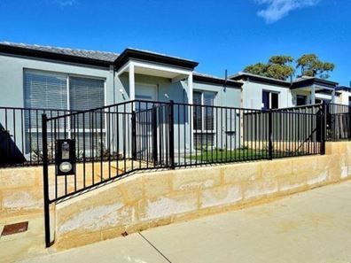 10 Clarendon Circuit, Lakelands WA 6180