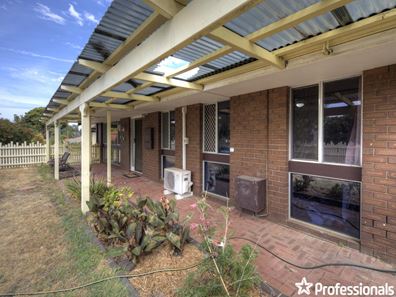 2 Allamanda Way, Forrestfield WA 6058