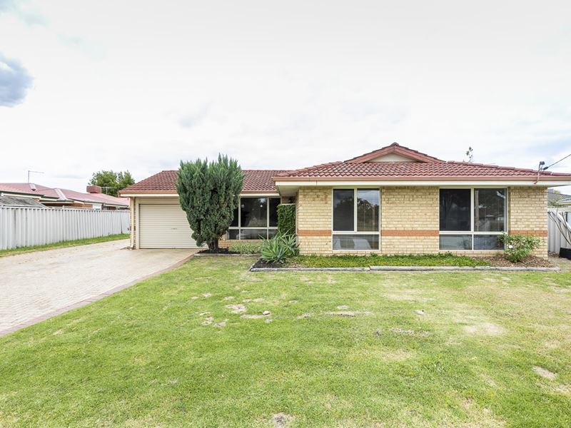 1/110 Centre Street, Queens Park WA 6107