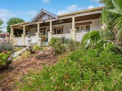 152 Shenton Street, Beachlands WA 6530