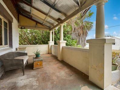 152 Shenton Street, Beachlands WA 6530