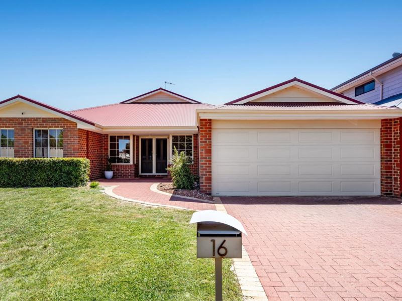16 MEADOW LANE, Pinjarra