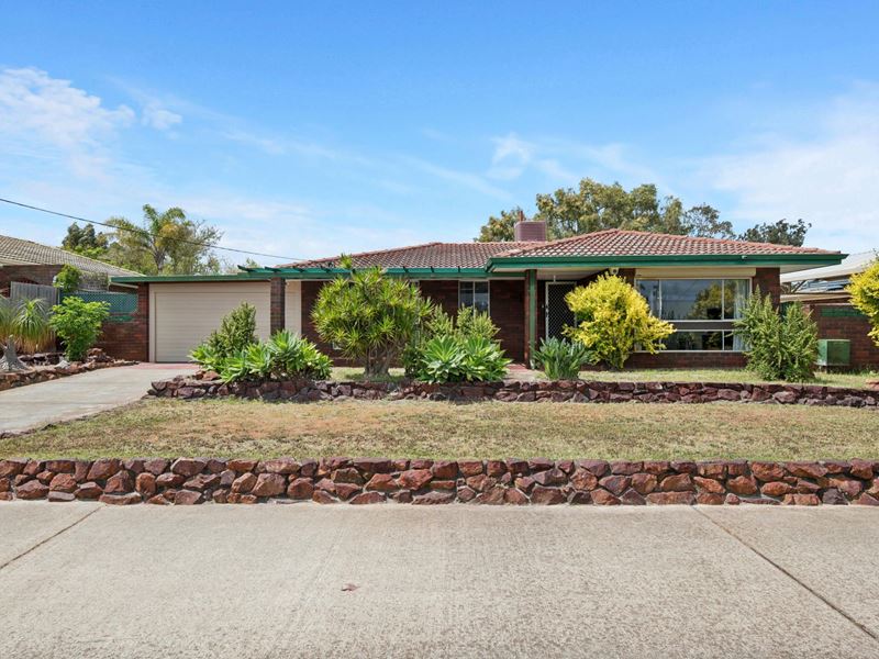 50 Lyrebird Way, Thornlie WA 6108