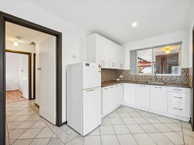 50 Lyrebird Way, Thornlie WA 6108