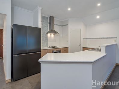 2 Balliol Elbow, Kinross WA 6028