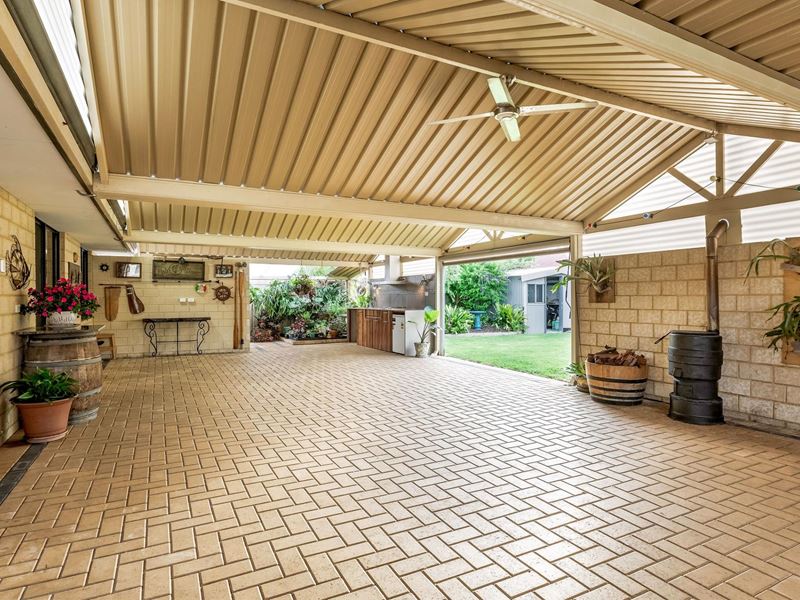 76 Brookland Loop, Dunsborough