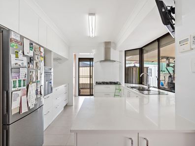 16 Evergreen Ramble, Ballajura WA 6066