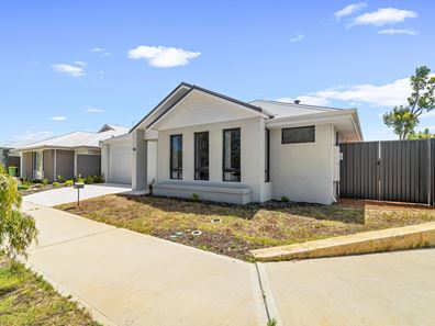 118 Lakewood Parkway, Coodanup WA 6210