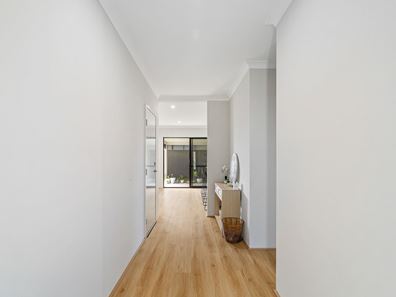 118 Lakewood Parkway, Coodanup WA 6210