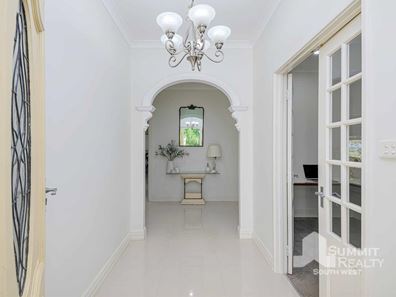 11 Grosmont Glade, Leschenault WA 6233