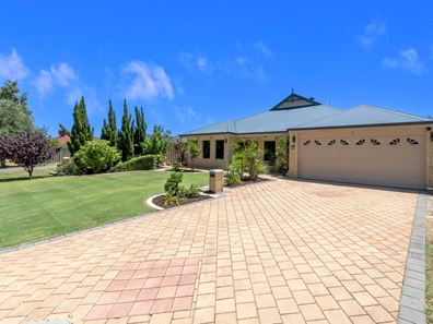 15 Ninth Road, Brookdale WA 6112