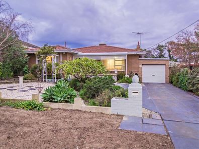 21 Richard Place, Orelia WA 6167