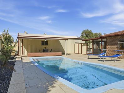 221 Dawson Avenue, Forrestfield WA 6058