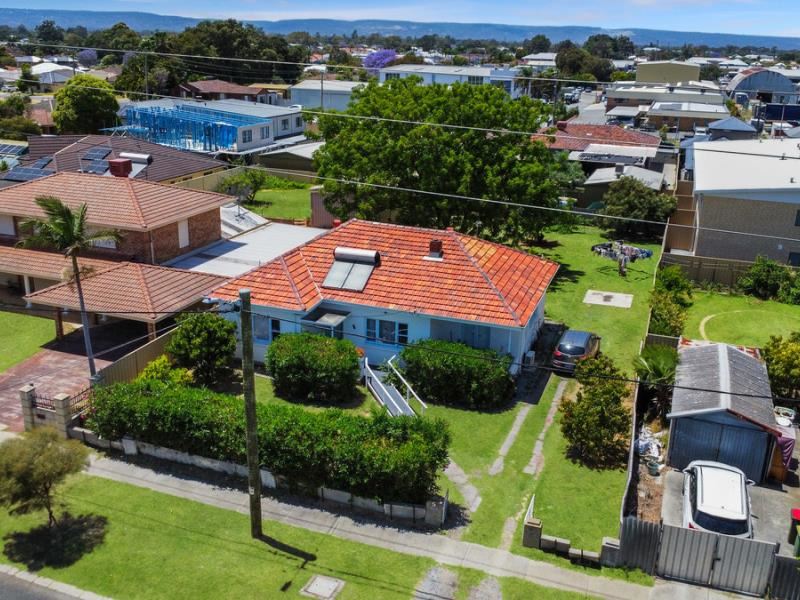 5 Prince Street, Queens Park WA 6107