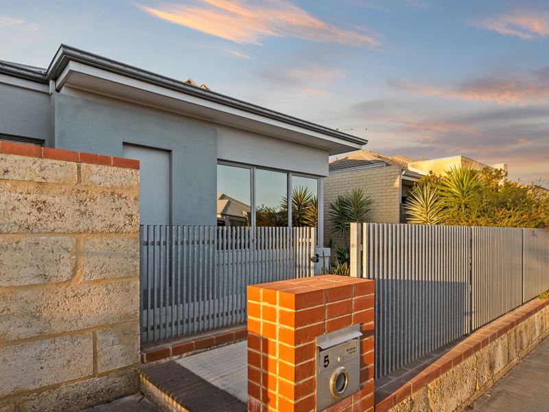 5 Perkins Drive, Clarkson