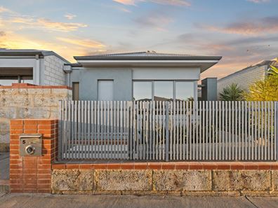 5 Perkins Drive, Clarkson WA 6030