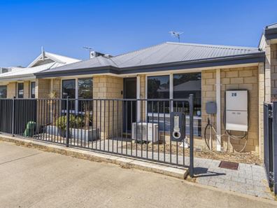 20 Clarendon Circuit, Lakelands WA 6180