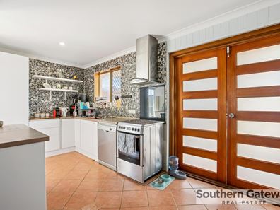 31 Bournan Heights, Parmelia WA 6167