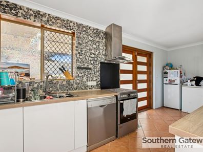 31 Bournan Heights, Parmelia WA 6167