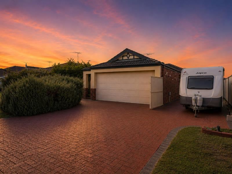 12 Pineknoll Gardens, Meadow Springs