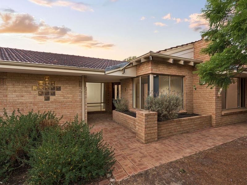 7 Gairdner Drive, Kardinya